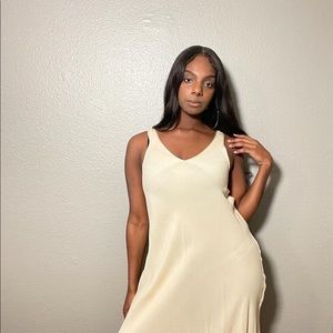 CREAM linen maxi dress 🍨